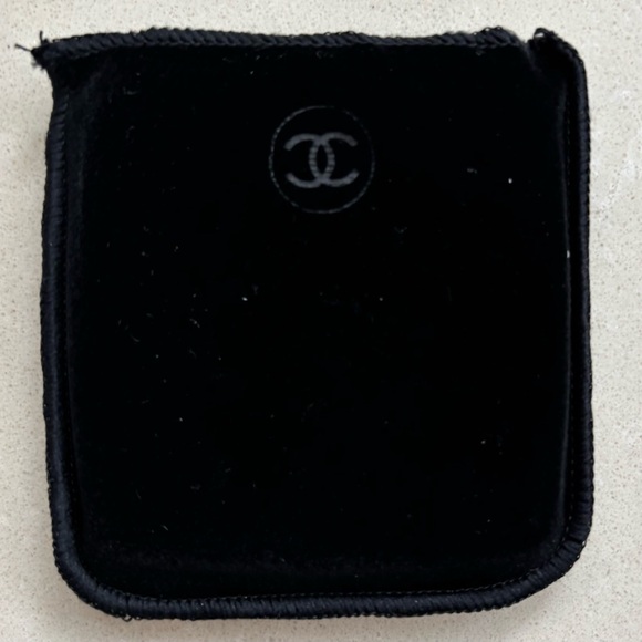 Chanel Duo Compact Mirror - Limited Edition NIB - Picture 6 of 9